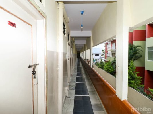  HOTEL GARDEN CITY